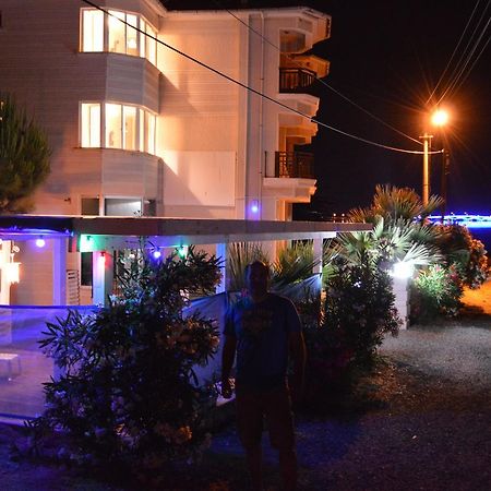 Cunda Efsane Hotel ไอวาลิค ภายนอก รูปภาพ
