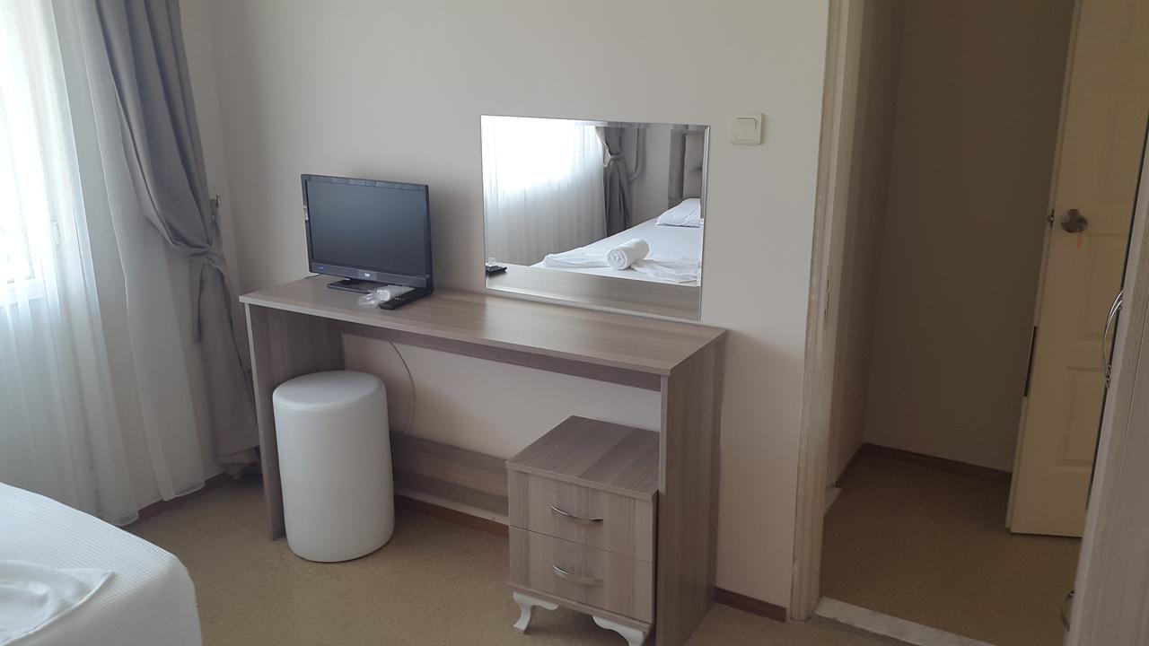 Cunda Efsane Hotel ไอวาลิค ภายนอก รูปภาพ