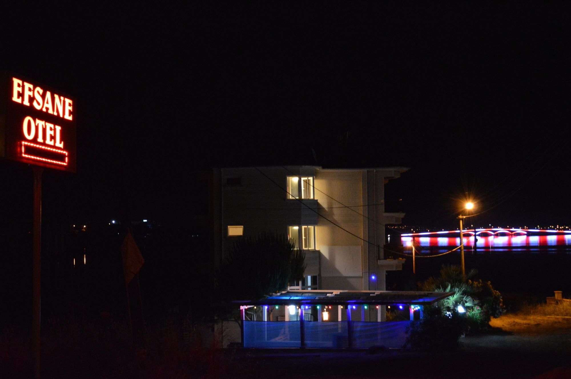 Cunda Efsane Hotel ไอวาลิค ภายนอก รูปภาพ