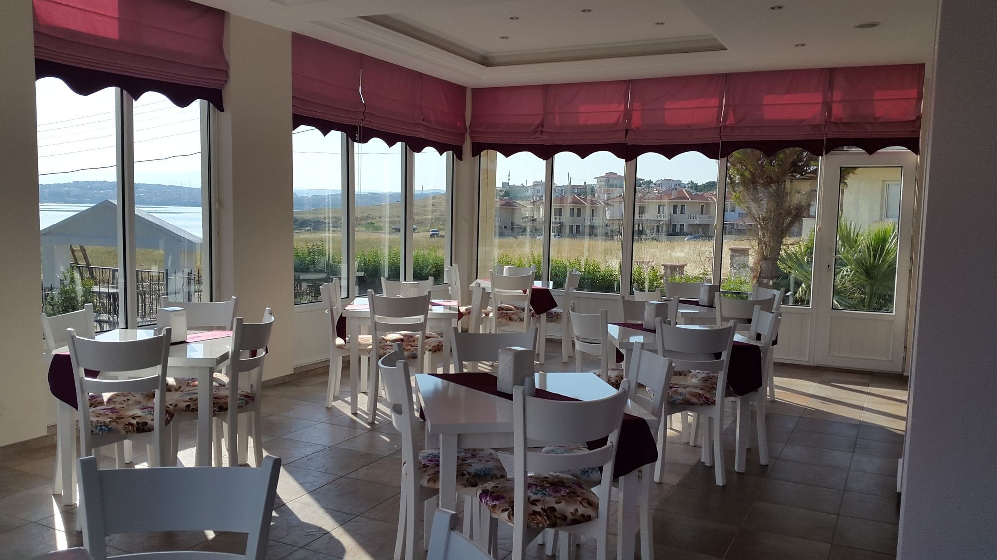 Cunda Efsane Hotel ไอวาลิค ภายนอก รูปภาพ
